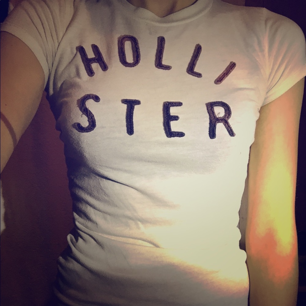 Hollister Graphic Tee